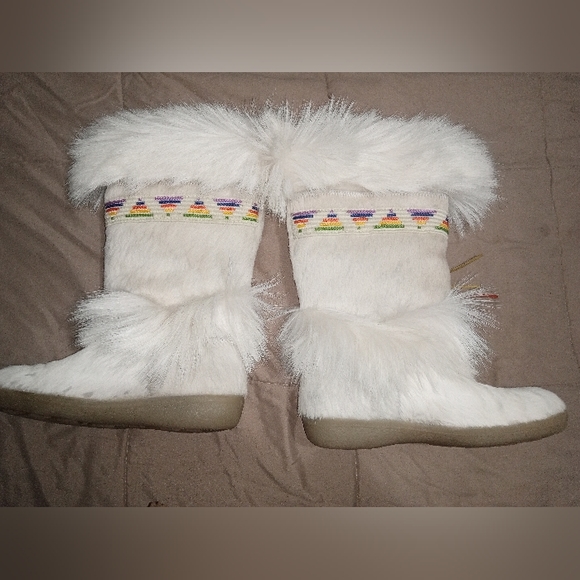 Women's Tecnica Skandia Cowhide Boots with Goat Fur Trim - Picture 2 of 6